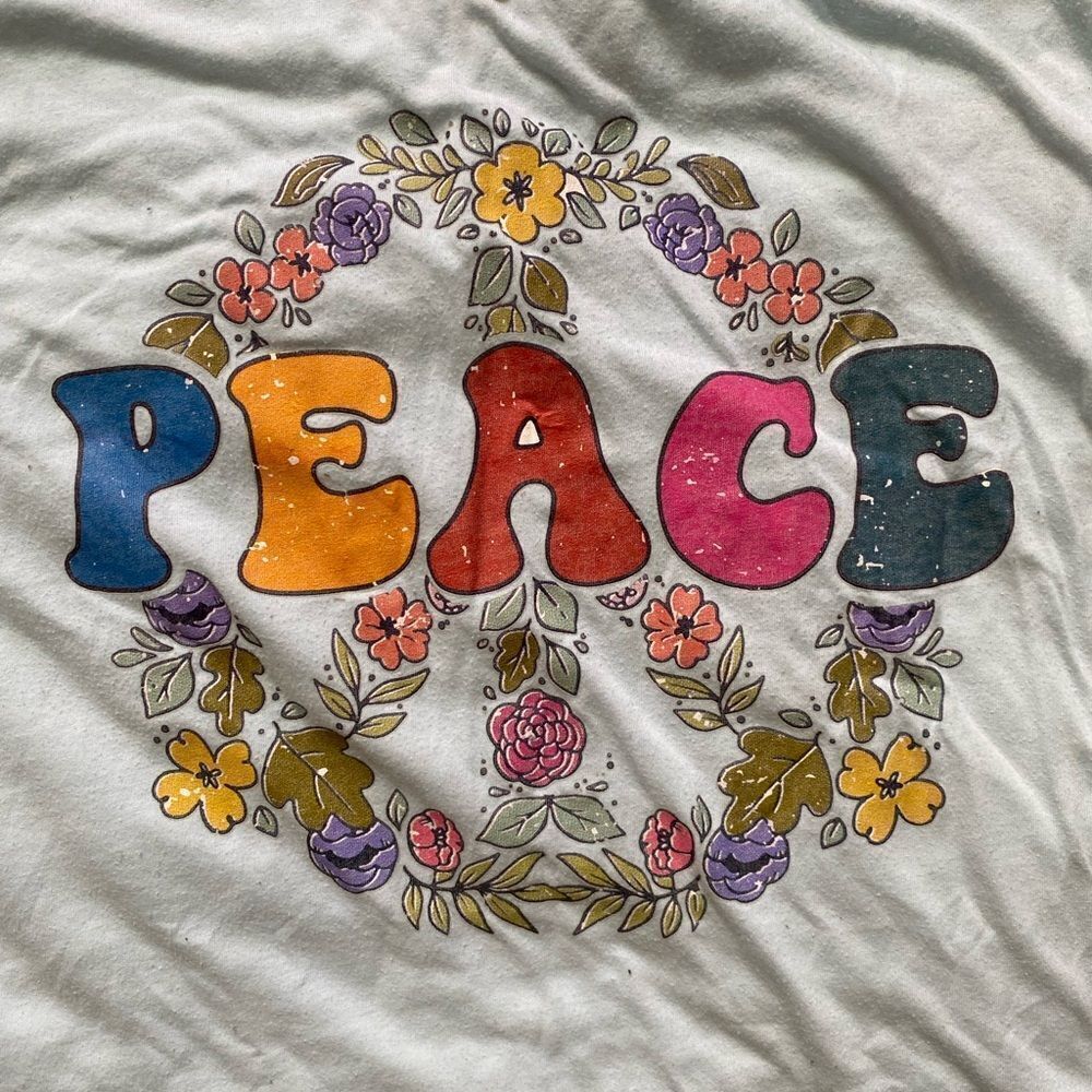 ☮️ Peace Graphic Tee Size XL - Picture 2 of 3